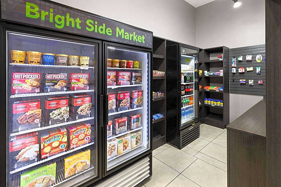 La Quinta Inn & Suites by Wyndham Deer Park