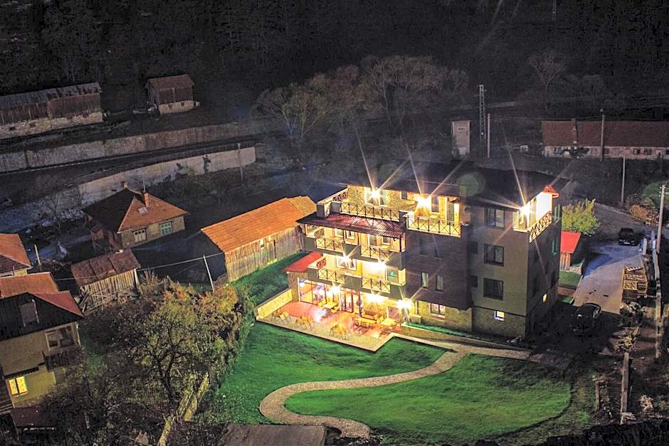 Trigrad Hotel