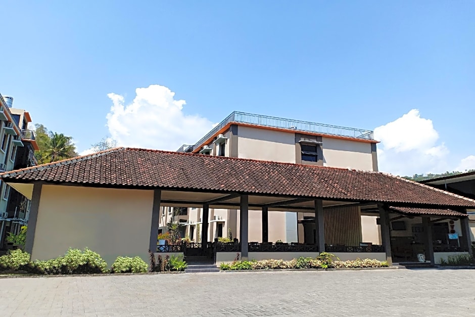 Grand Senggigi Hotel