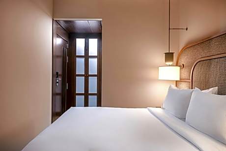 Interior Queen Room