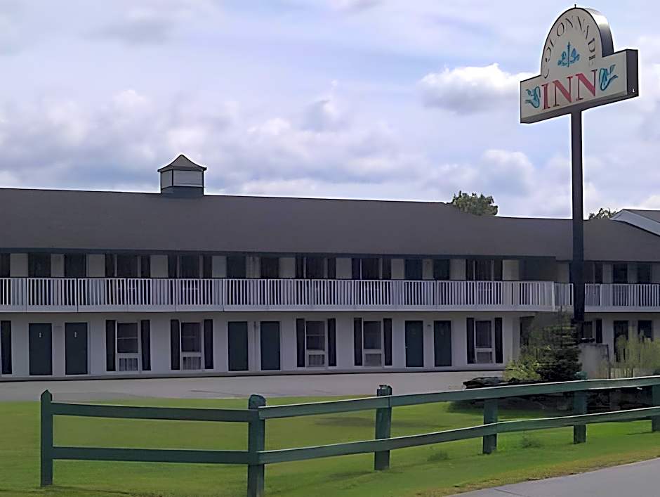 Colonnade Inn