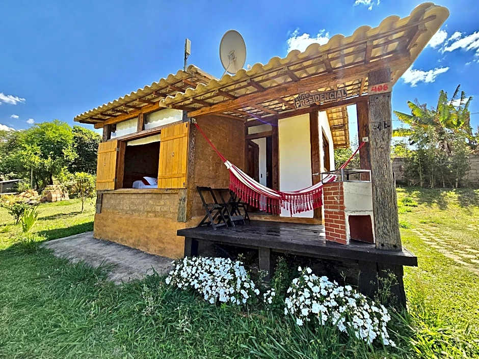 Chalés Vila Carrancas - Ao lado do centro com piscina, cozinha completa e muita tranquilidade