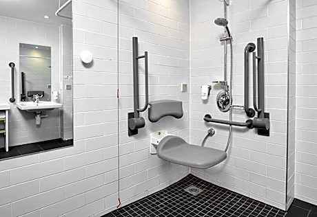 Double Room with Free Hot Breakfast - Accessible