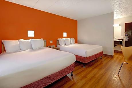 2 Queen Beds | Micfridge