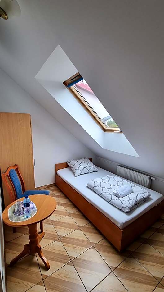 Photo 1 of 4 of Single Room