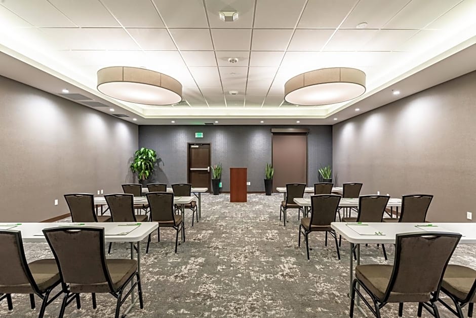Holiday Inn Hotel & Suites Milpitas By IHG