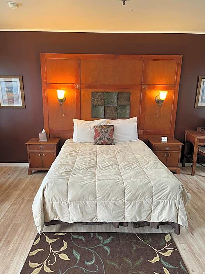 Vinehurst Inn & Suites