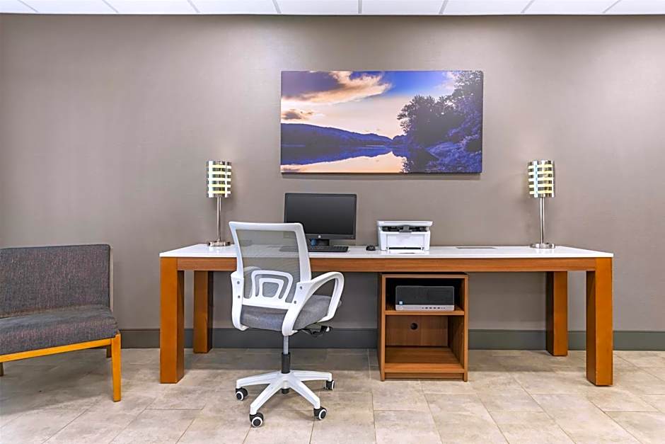 Best Western Plus Isanti