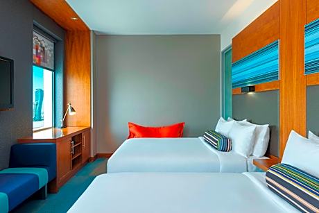 Aloft Sky, Guest room, 2 Queen