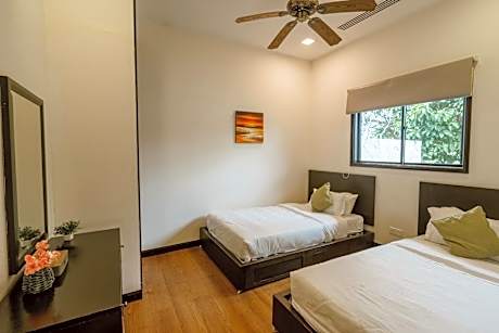 2 Bedrooms Sea Front Pool Villa