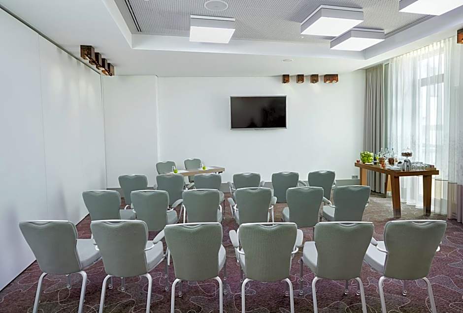 Holiday Inn Berlin-Alexanderplatz, an IHG Hotel