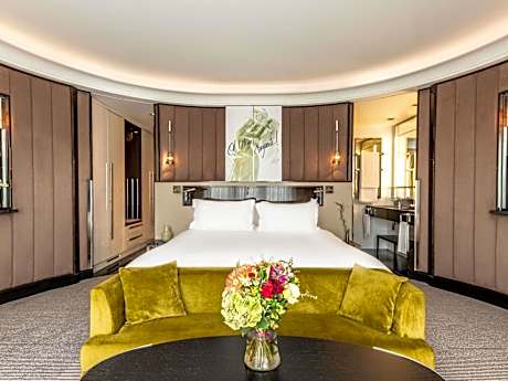 Luxury King Room