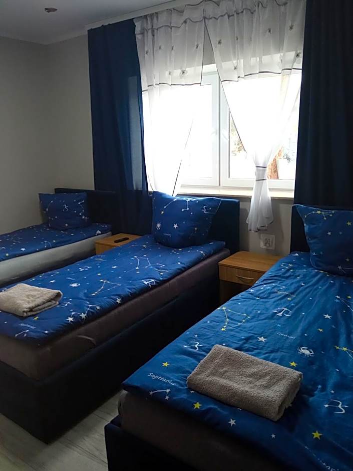 Szafir - NoclegiGrodziskPL