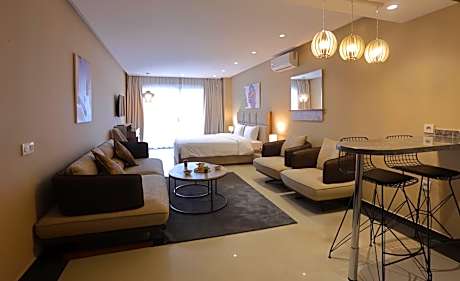 Suite with Mountain View