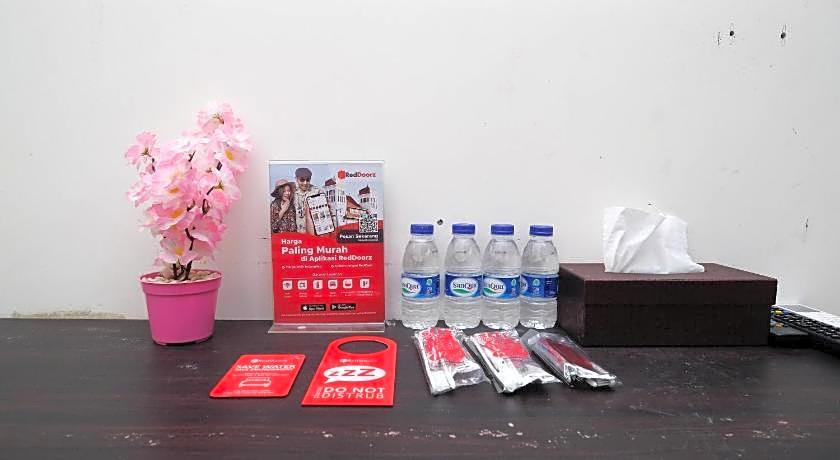 RedDoorz Syariah near RS Hermina Yogyakarta