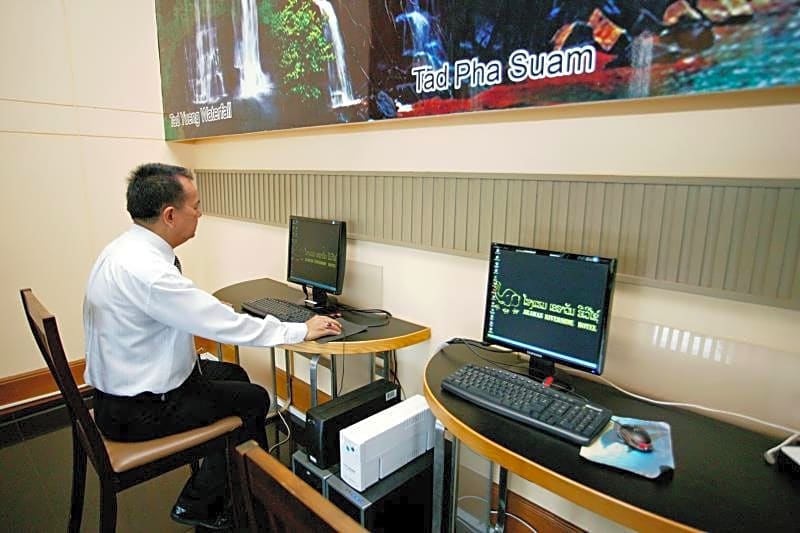 Arawan Riverside Hotel