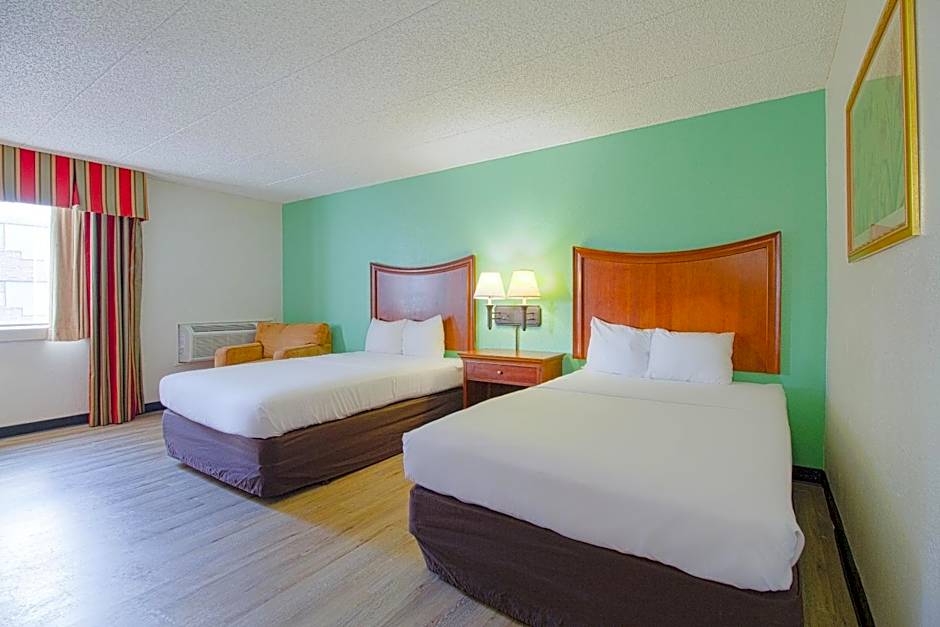 Tulsa Square Hotel Central, I-44 By OYO