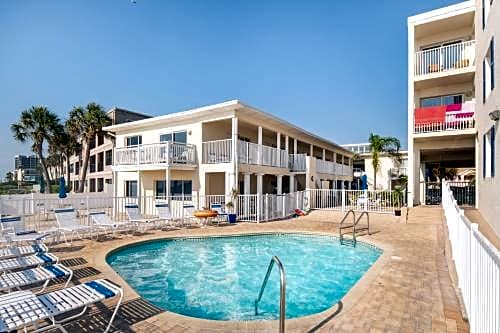 Belleair Beach Club