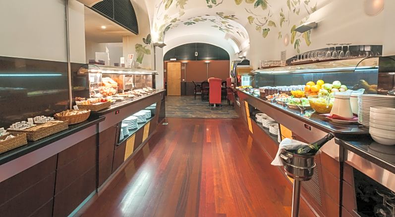 Hotel Medinaceli New reopening 2025