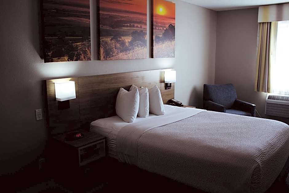 Days Inn by Wyndham Colby