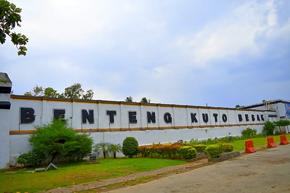 OYO 251 The Maximus Inn Hotel