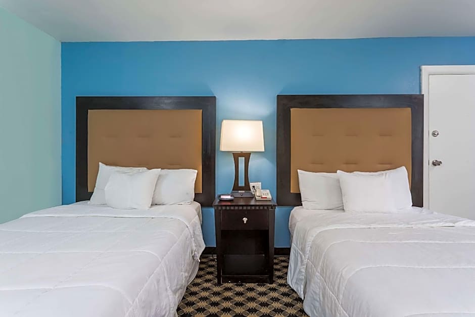 Photo 1 of 1 of 2 Double Beds, Smoking