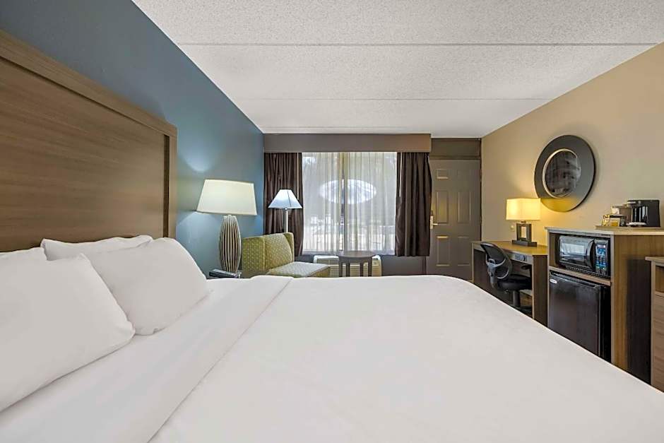 Quality Inn Asheville Airport