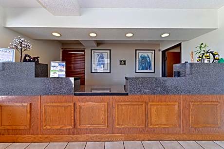 Executive Plus Inn and Suites