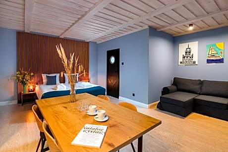 King Studio with Sofa Bed