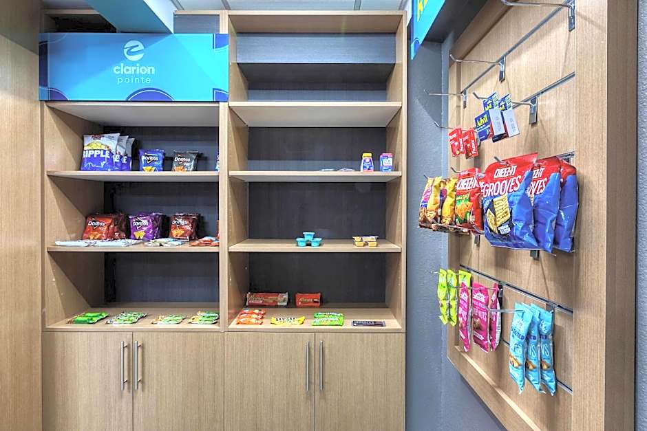 Clarion Pointe Decatur Downtown