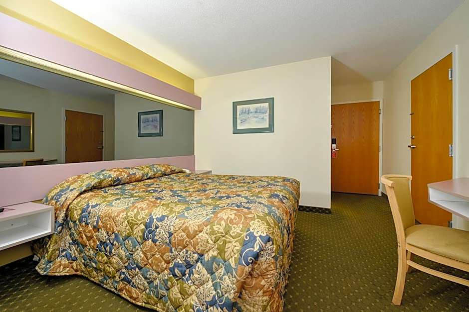 Americas Best Value Inn - East Syracuse