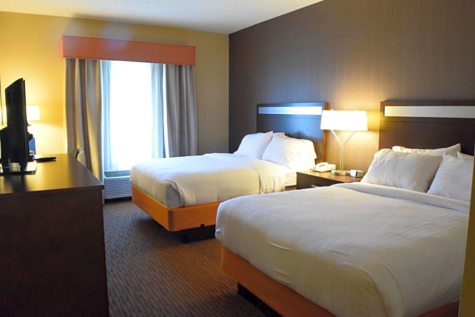 Holiday Inn Express Hotel & Suites Watertown - Thousand Islands, an IHG Hotel