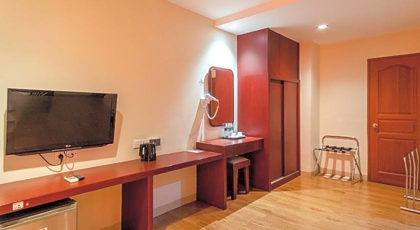 Lovina Inn Nagoya Batam