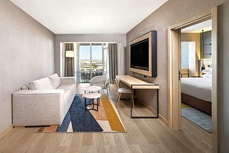 Suite City View, Suite, 1 King, Sofa Bed, Resort View, Balcony