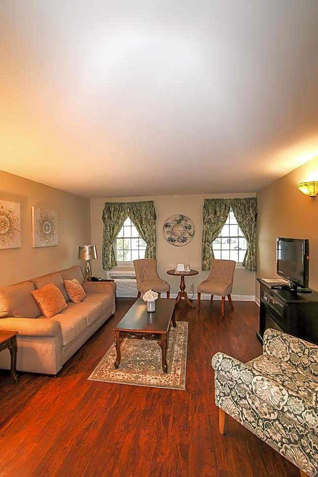 Colonial Inn Seekonk