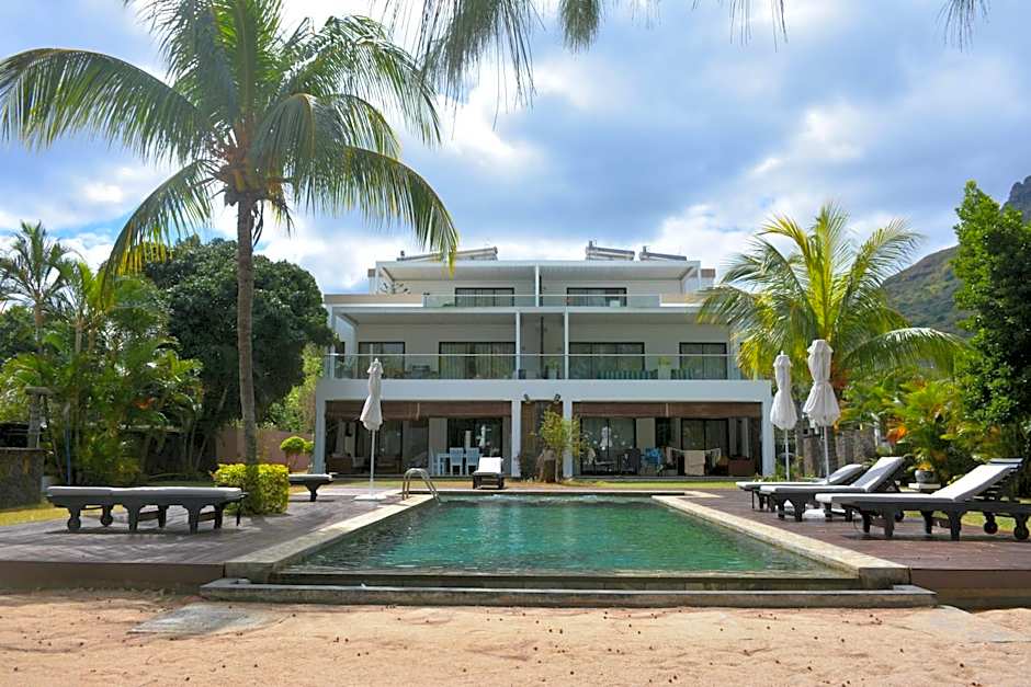 Olana Blue - Beachfront apartment