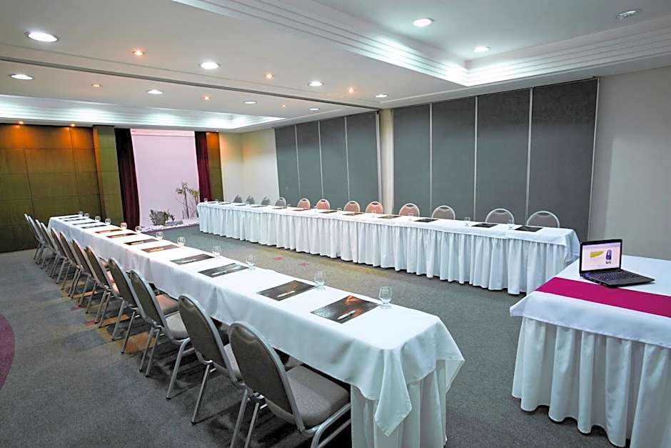 Alta Reggia Plaza Hotel
