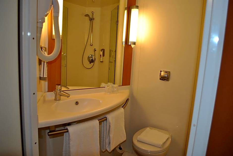 ibis Loriol Le Pouzin