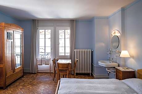 Triple Room Village View Shared Shower/WC on the floor