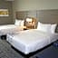 La Quinta Inn & Suites by Wyndham San Antonio Alamo City