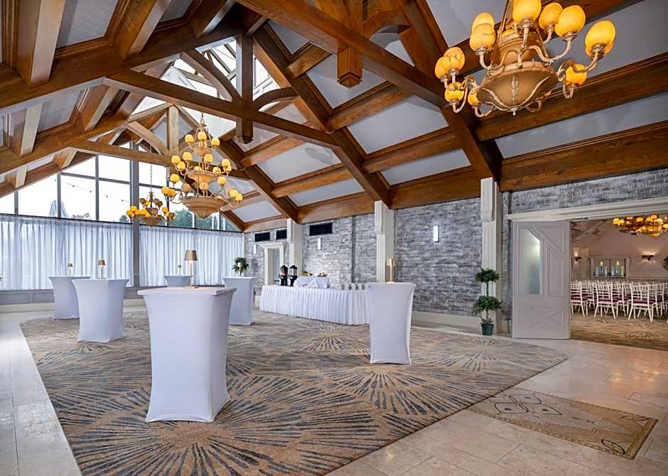 Treacys Oakwood Hotel, Shannon