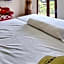 Urbanview Hotel Penginapan Ananda