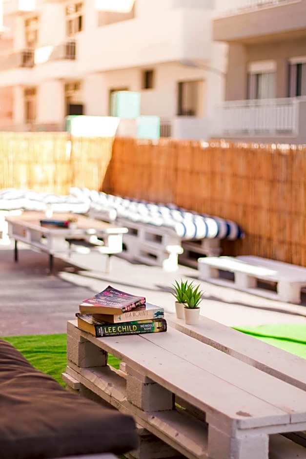 Single Fin Surf Hostel