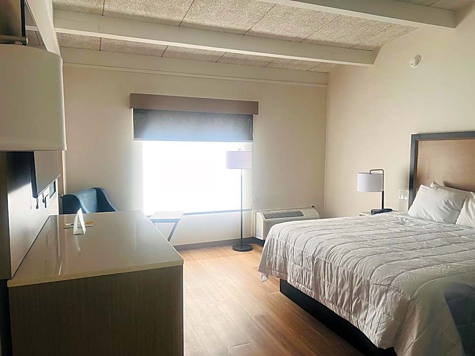 Days Inn & Suites by Wyndham Lexington