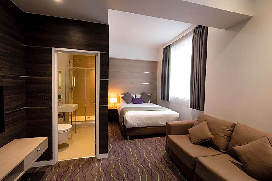 Photo 1 of 4 of Executive Suite