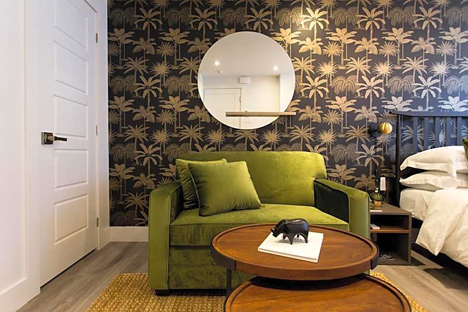 16 Studio Apartment-Hotel in Little Italy by Den Stays