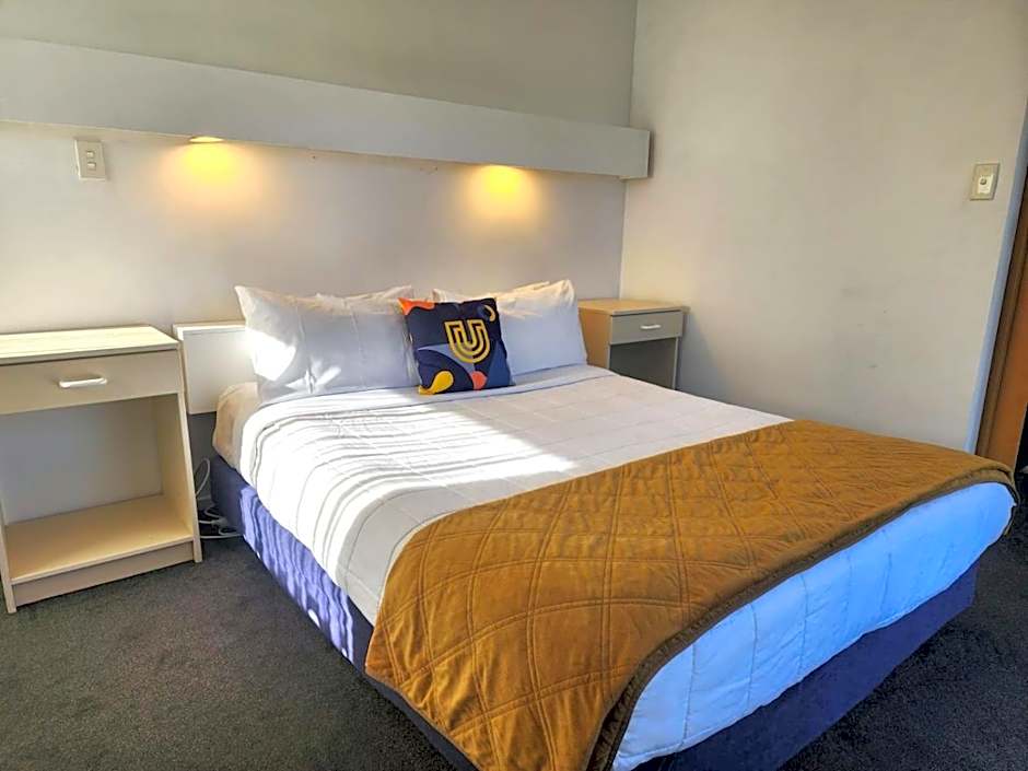 U Studios Paraparaumu Beach (formerly Copperfield Seaside Motel)