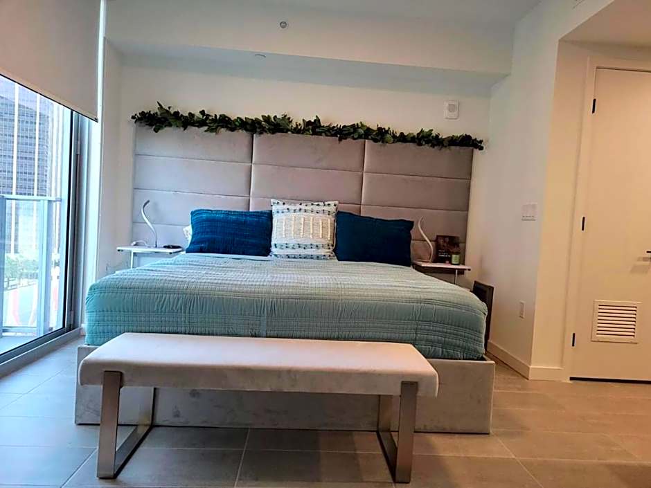 Comfortable Studio with King Bed and Queen Sofa-bed