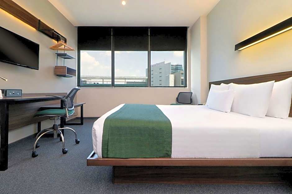 City Express Plus by Marriott Ciudad de México Santa Fe