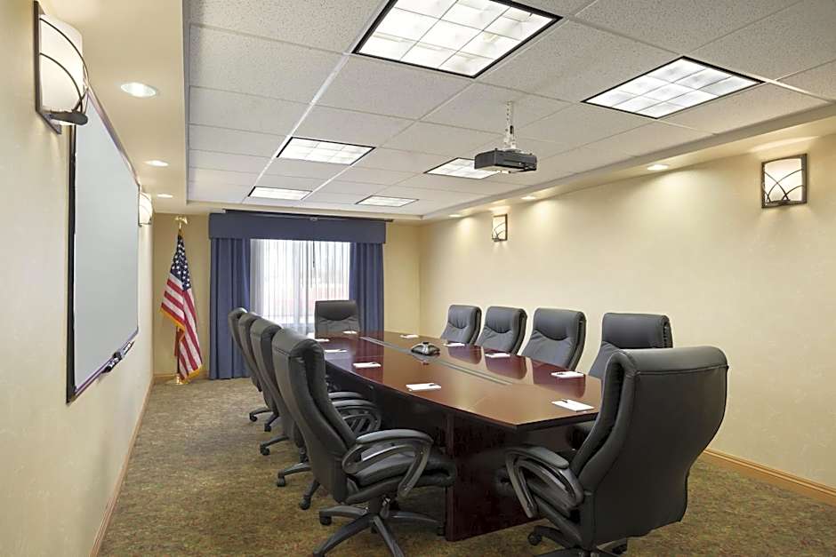 Holiday Inn & Suites - Barstow By IHG